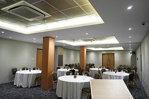 Front One Hotel Papua Lestari