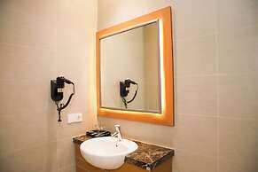 Front One Hotel Papua Lestari