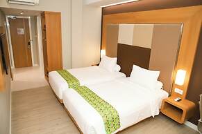 Front One Hotel Papua Lestari