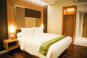 Front One Hotel Papua Lestari