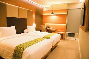 Front One Hotel Papua Lestari