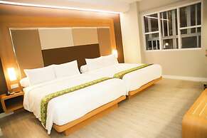 Front One Hotel Papua Lestari