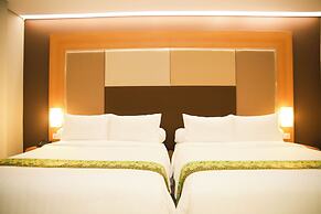 Front One Hotel Papua Lestari