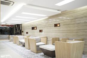 Front One Hotel Papua Lestari