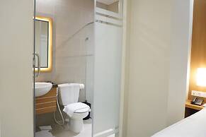 Front One Hotel Papua Lestari