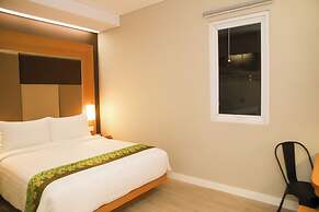 Front One Hotel Papua Lestari