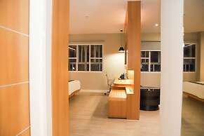 Front One Hotel Papua Lestari