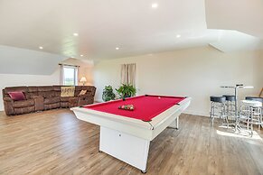 Grill Out, Play Pool: Huge Home on Lake Champlain!