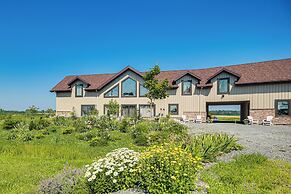 Grill Out, Play Pool: Huge Home on Lake Champlain!