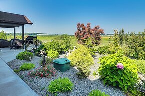 Grill Out, Play Pool: Huge Home on Lake Champlain!