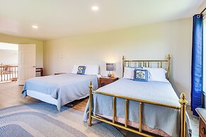 Grill Out, Play Pool: Huge Home on Lake Champlain!