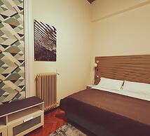 Bed & Chic art rooms