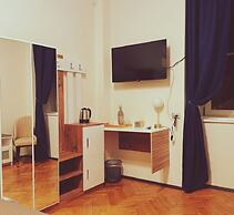 Bed & Chic art rooms
