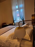 Bed & Chic art rooms