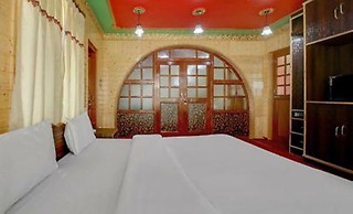 New Hotel Nishat Lake View Srinagar