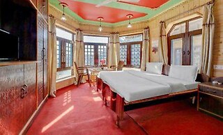 New Hotel Nishat Lake View Srinagar