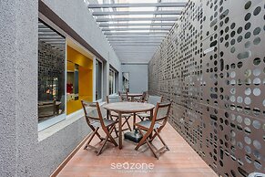 Apt w/ Balcony Mins From Subway Fdk0074