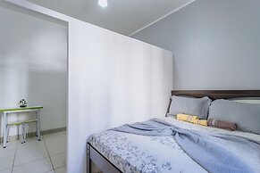 Studio com Wi-fi e Ar a 45m da Praia de Copacabana