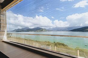 Casa com Piscina Churrasqueira e Vista