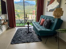 Mountain View, Pool & Gym (2506)