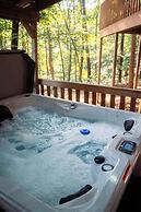 Cheerful Two Bdrm Cabin With Hot Tub & Pet Friendly