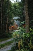 Cheerful Two Bdrm Cabin With Hot Tub & Pet Friendly
