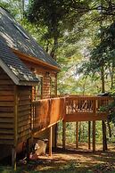 Cheerful Two Bdrm Cabin With Hot Tub & Pet Friendly