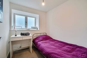 Modern Seaside Cottage - Sleeps 5