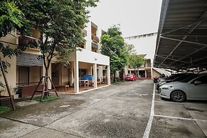Thong Poon Apartment Chiang Mai