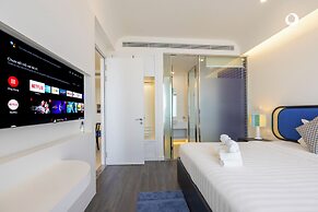 Skywave Apartment Firework Delight
