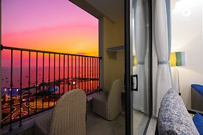 Skywave Apartment Firework Delight