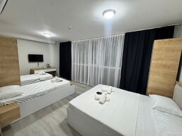 Q Line Hotel