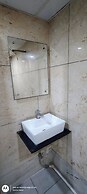 HOTEL CENTER POINT GUEST HOUSE