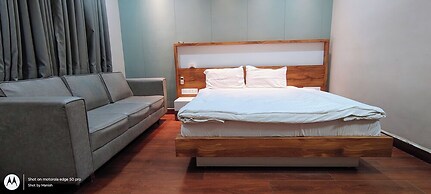 HOTEL CENTER POINT GUEST HOUSE