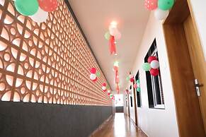 HOTEL CENTER POINT GUEST HOUSE