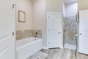8 Mi to Texas Tech: Spacious Lubbock Home