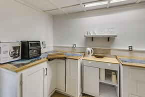 Explore Coastal Maine! Cozy Apt w/ Yard & Garden