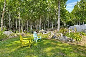 Explore Coastal Maine! Cozy Apt w/ Yard & Garden