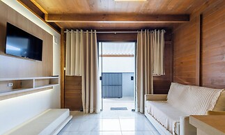 Comfortable and Sophisticated Accommodations Just Minutes From the Bea