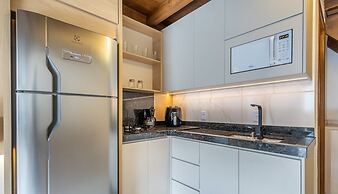 Comfortable and Sophisticated Accommodations Just Minutes From the Bea