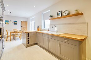 Host Stay Bristol Avenue