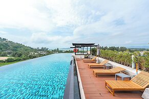 Rooftop Pool Walk to Surin Beach C207