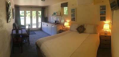Pierrepoint Wines & Accommodation