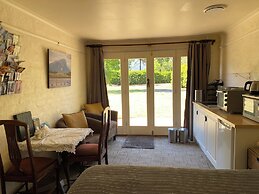 Pierrepoint Wines & Accommodation