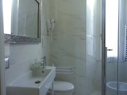 CAMEO B&b