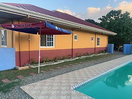 Scarlett Near Mount Zion