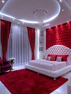 Scarlett Near Mount Zion