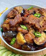 Scarlett Near Mount Zion