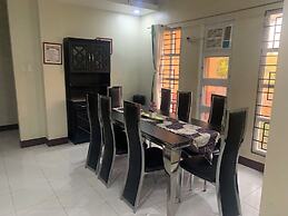 Scarlett Near Mount Zion