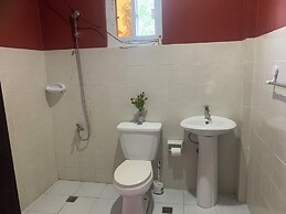 Scarlett Near Mount Zion